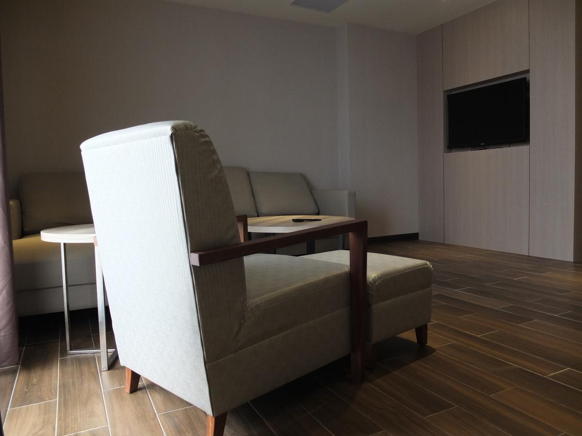 Verygood Business Hotel Huatan Buitenkant foto