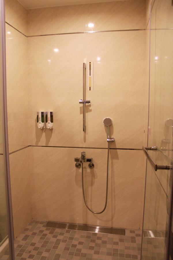 Verygood Business Hotel Huatan Buitenkant foto