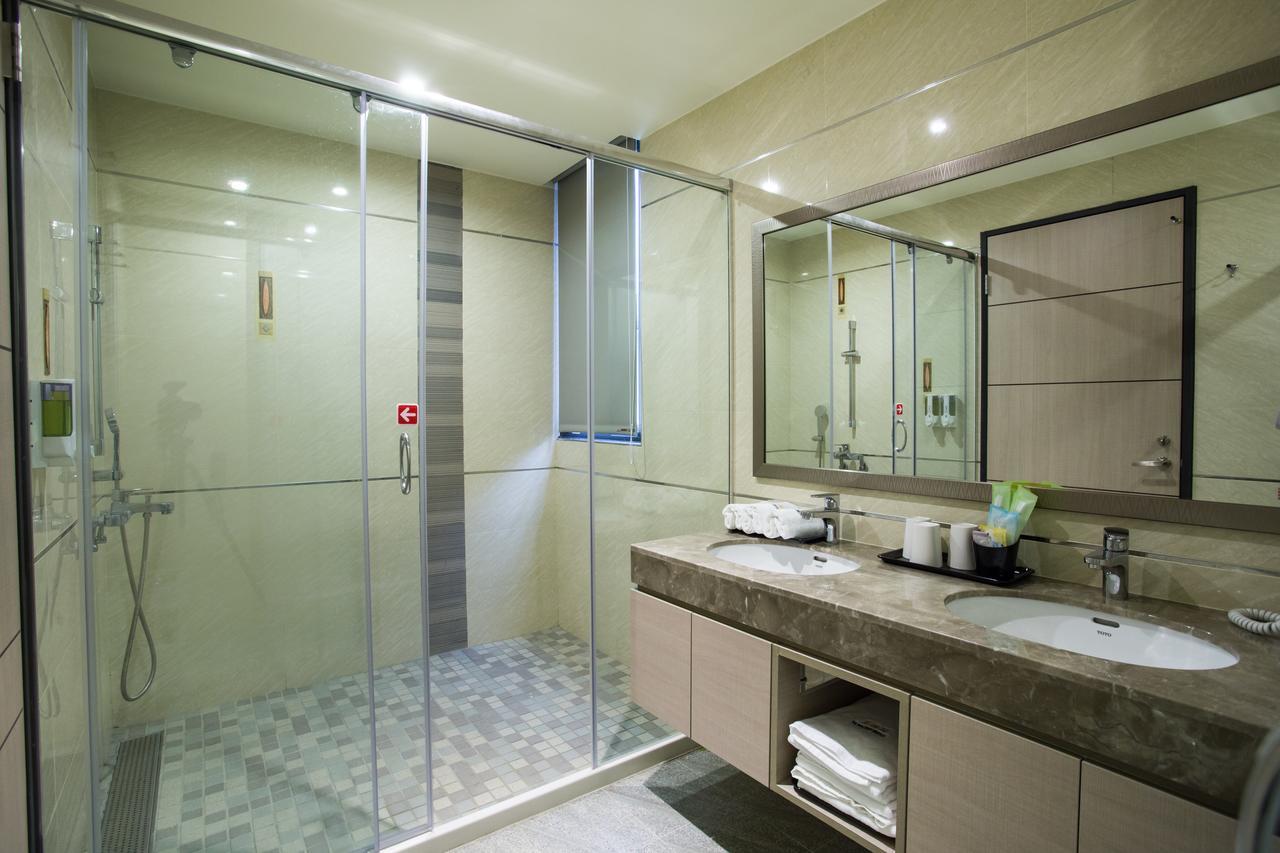 Verygood Business Hotel Huatan Buitenkant foto